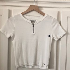 Hollister cropped tee